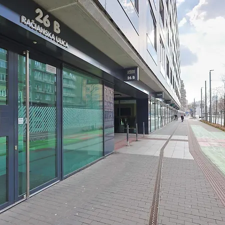 Urban Hideout With Free Parking Pressburg