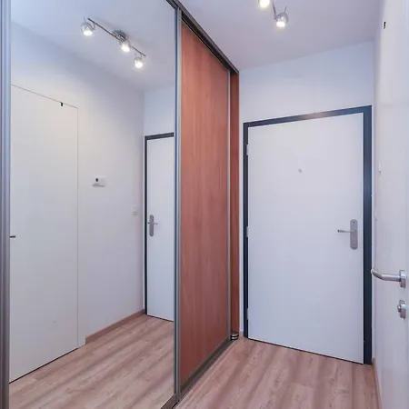 Urban Hideout With Free Parking Apartment