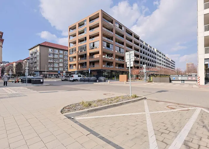 Urban Hideout With Free Parking Bratislava