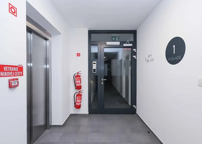 Urban Hideout With Free Parking Bratislava