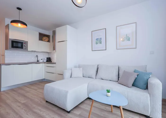 Urban Hideout With Free Parking Appartamento *