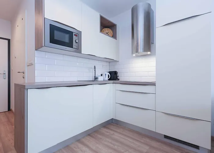 Urban Hideout With Free Parking Appartamento Bratislava