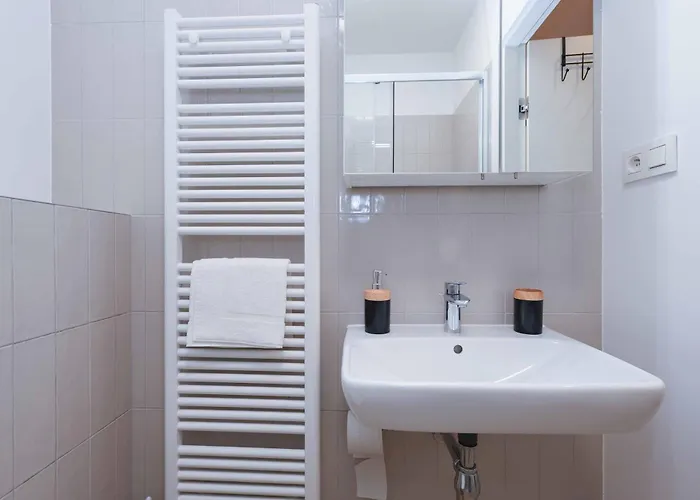 아파트 Urban Hideout With Free Parking *